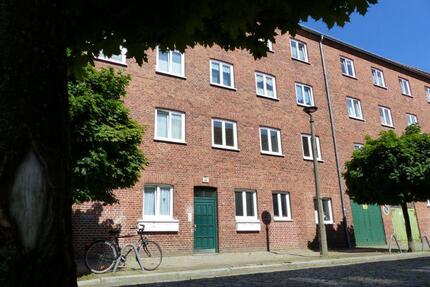 Lichtdurchflutete 3-Zimmer-Wohnung mit Balkon in toller Lage - Schwerin