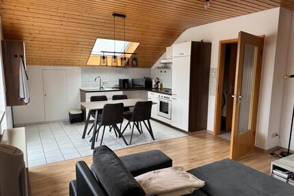 Attraktive 3-Zimmer-DG-Wohnung mit Balkon in Kirchardt-Bockschaft