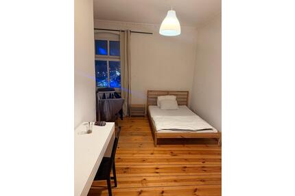 Privates Zimmer 18m2 - 150,00&nbsp;EUR Kaltmiete, ca.&nbsp; 18,00&nbsp;m&sup2; in Berlin (PLZ: 10961) Friedrichshain-Kreuzberg