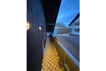 Moderne 3-Zimmer in beliebter Lage mit Einbauküche & Stellplatz - Horn-Bad Meinberg