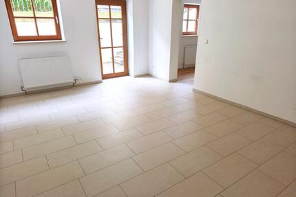 Helle und gemütliche Souterrainwohnung in ruhiger und doch zentrumsnaher Lage von Bad Birnbach