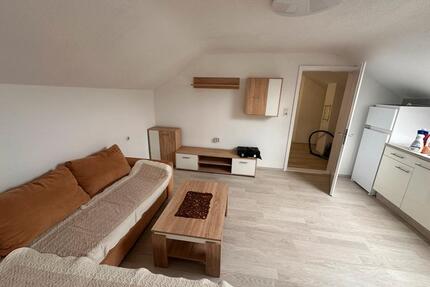 Voll möblierte DG-Wohnung in ruhiger Lage in Aalen