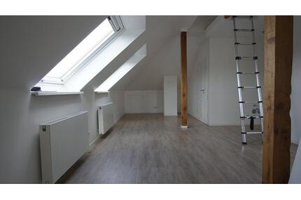 Charmante Dachgeschosswohnung - 450,00&nbsp;EUR Kaltmiete, ca.&nbsp; 35,00&nbsp;m&sup2; in Osnabrück (PLZ: 49074)