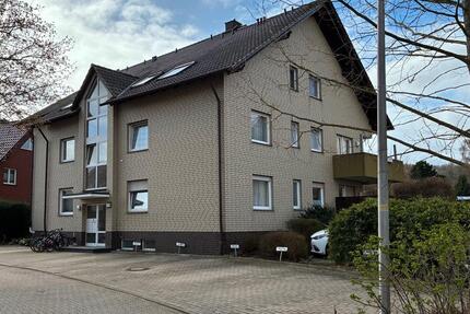 Gepflegte 3-Zimmer-Wohnung, Balkon, EBK, 2 Stellplätze - Preußisch Oldendorf