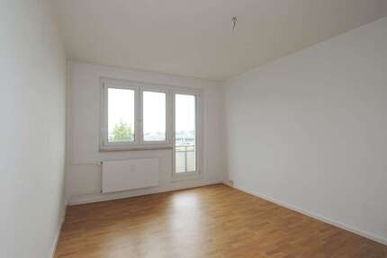 Wohnung zum Mieten in Halle (Saale) 364,62 € 60.77 m²