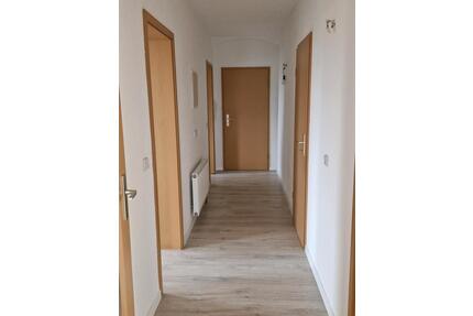 gemütliche 3-Raum Wohnung - 430,00&nbsp;EUR Kaltmiete, ca.&nbsp; 73,50&nbsp;m&sup2; in Limbach-Oberfrohna (PLZ: 09212)