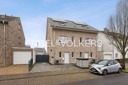 Haus zum Kaufen in Dormagen 710.000,00 € 123 m²