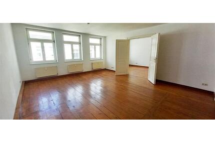 Typisch Altbau .. ! Schöne Wohnung zum Sommer zu vermieten! - Güstrow
