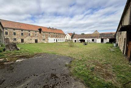 Vierseitenhof mit Potenzial in der Gemeinde Liebschützberg zu verkaufen - Liebschützberg OT Clanzschwitz