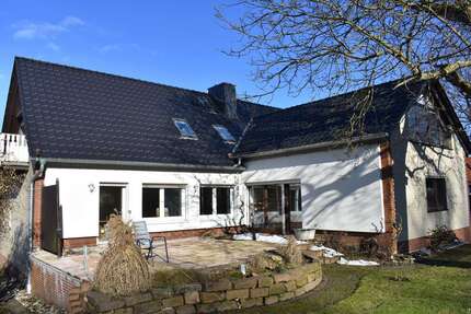 Haus zum Kaufen in Varmissen 379.000,00 € 200 m²