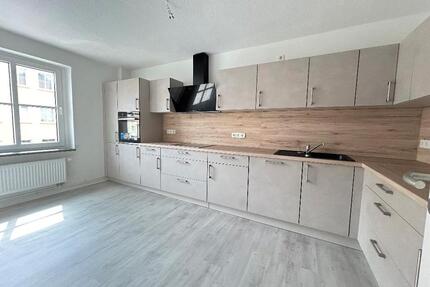 Raumwunder mit Einbauküche! Schön sanierte Wohnung in der begrünten Oberstadt! - Halberstadt