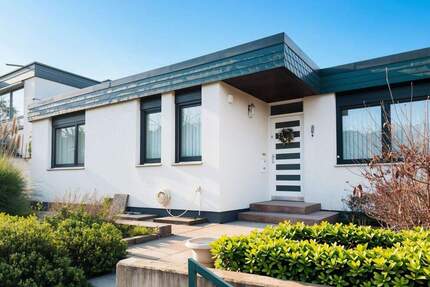 Reihenendhaus in bester Lage von Leimen - großzügige Flächen mit Sanierungsbedarf