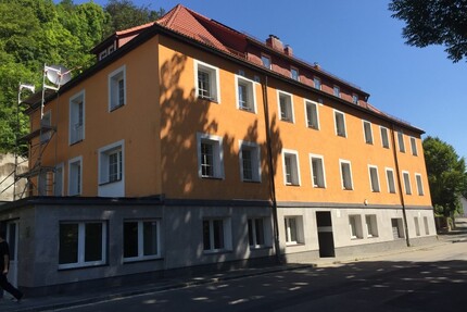 Provisionsfrei* Anfangsrendite über 8,68 % Gemeinschaftsunterkunft mit guter Nachnutzung, Mieter Freistaat Bayern (AAA Rating) ohne Makler - Hartenstein