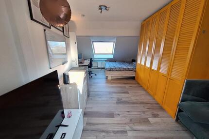 Möbliertes WG-Zimmer in heller DG Von Apr 18. Bis Mai 24.2026 - Hamburg Harburg