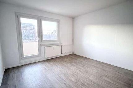 ** charmante 3 Raum mit Balkon in ruhiger Lage im 2. OG ** - Plauen Alt Chrieschwitz