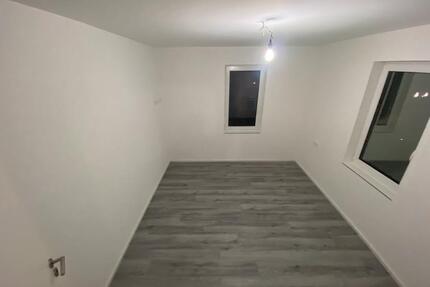 Zwei Zimmer - 650,00&nbsp;EUR Kaltmiete, ca.&nbsp; 32,30&nbsp;m&sup2; in Ebersbach an der Fils (PLZ: 73061)