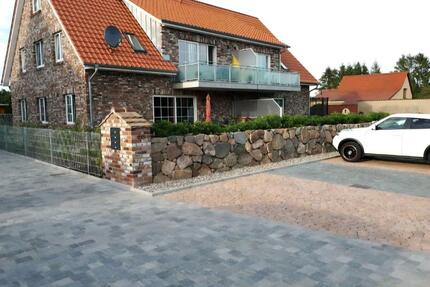 Schöne 4-Zimmer Landhauswohnung, Küche, Balkon, Garten - Bad Doberan