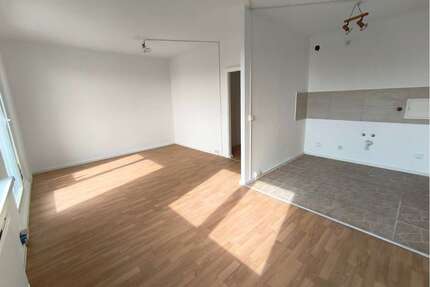 Wohnung zum Mieten in Halle 342,00 € 56.02 m²