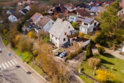 Charmantes Zweifamilienhaus in ruhiger Lage von Würzburg-Rottenbauer