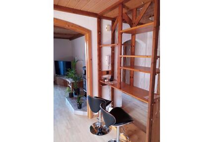 Dachgeschosswohnung, 1040 Euro warm zu vermieten - Thurnau