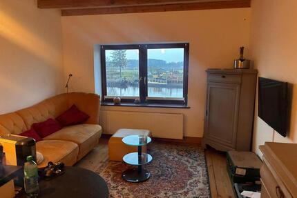 Schöne kleine Wohnung direkt am Fluss…. - Osten