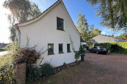 Reserviert! Mehrfamilienhaus in Zeven