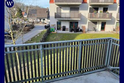 Wohnen mit Blick ins Grüne: 3 Zimmer, Einbauküche, Tageslichtbad mit Wanne - Wedel