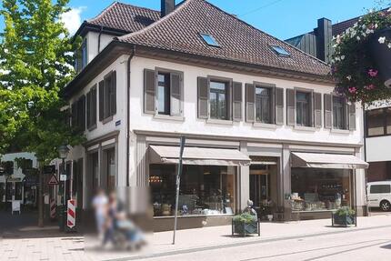 DG 3-Zimmern Bühl Stadtmitte - 800,00&nbsp;EUR Kaltmiete, ca.&nbsp; 80,00&nbsp;m&sup2; in Bühl (PLZ: 77815)