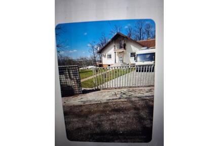 Vermiete Privat:2,5 Zimmer DG Wohnung in 36103 Kraljevo(Serbien) - Nürtingen