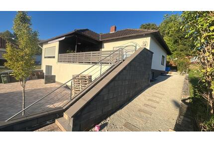 Exklusives Einfamilienhaus mit Panoramablick bis zum Wißberg - Wallertheim