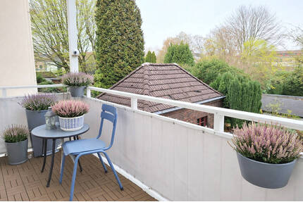 Recklinghausen-West! Helle, großzügige Altbauwohnung mit Balkon in zentraler Lage!