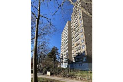 Helle 2-Zimmer-Wohnung - hoch über den Dächern von Kaiserslautern mit toller Süd-Fernsicht