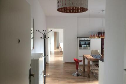 Renovated, modern, fully furnished, 2 rooms + eat-in fitted kitchen, bathtube, balcony - Düsseldorf Stadtbezirk 3