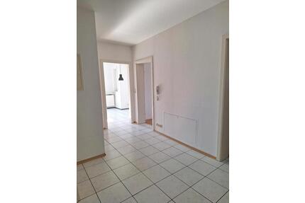 3 Zimmer Dachwohnung - 780,00&nbsp;EUR Kaltmiete, ca.&nbsp; 61,00&nbsp;m&sup2; in Arnstein (PLZ: 97450)