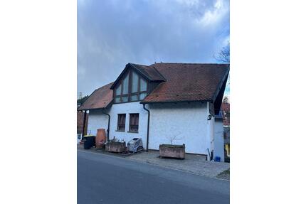 3-Zimmer WohnungHaus in Gerbrunn mit Terrasse und Gartennutzung