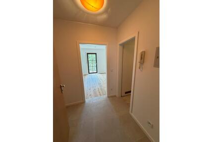 1 Zimmer Wohnung, Balkon, EBK, in Marzling nahe Freising Flughafe