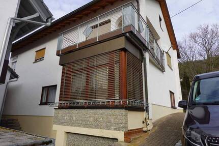 Zweifamilienwohnhaus mit riesigem Grundstück in Blumberg-Epfenhofen