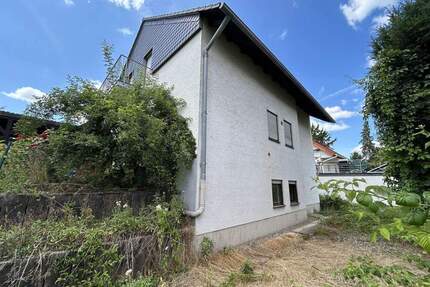 Attraktives Zweifamilienhaus - auch ideal für Mehrgenerationenwohnen - am Ende eines Privatweges - Mainz-Laubenheim