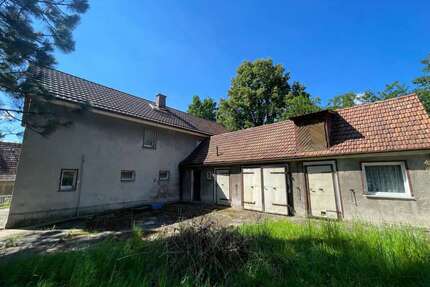 Haus zum Kaufen in Vierkirchen 65.000,00 € 124.04 m²