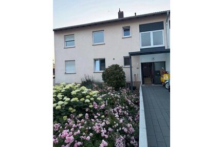 Mehrfamilienhaus Doppelhaushälfte mit Großem Garten und Garage - Ober-Olm