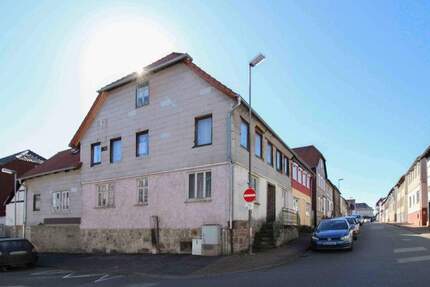 Mehrfamilienhaus mit Entwicklungspotenzial - Kernsanierung erforderlich - Elze