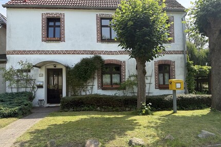 Historisches Feldsteinhaus in Mitten der Seenlandschaft - Feldberger Seenlandschaft / Cantnitz