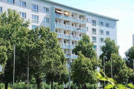 Im Herzen der Stadt gelegene Balkonwohnung mit Tageslichtbad - Chemnitz