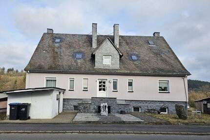 Großzügiges und geräumiges Zweifamilienhaus mit viel Nutzfläche - Ideal für gewerbliche Nebenutzung - Daun Boverath