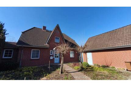 Großzügiges Einfamilienhaus mit Garten und Garage in Heist