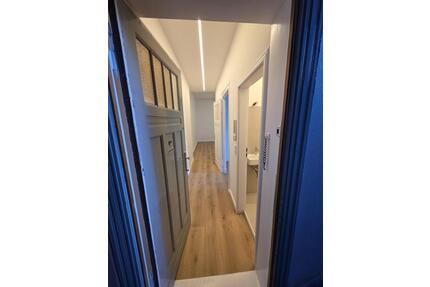 Frisch sanierte Altbauwohnung mit EBK & Walk-In-Dusche | Charlottenburg | Zentrale Lage - Berlin Charlottenburg-Wilmersdorf