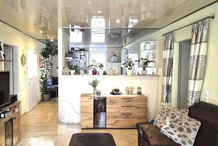 *** Exklusive 4 Zimmer, Küche, Badwohnung mit Balkon in ruhiger Lage Lohfelden zu verkaufen