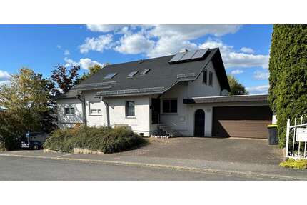 Haus zum Kaufen in Hohenahr Erda 395.000,00 € 226 m² - Hohenahr / Erda