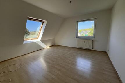Jetzt einziehen und Wohlfühlen - Gemütliche 3-Zimmer-Dachgeschoss-Wohnung - Remscheid Lüttringhausen