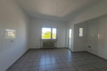 Modernisierte 3-Zimmer-Wohnung mit Wintergarten und Wannenbad in Köln-Mülheim